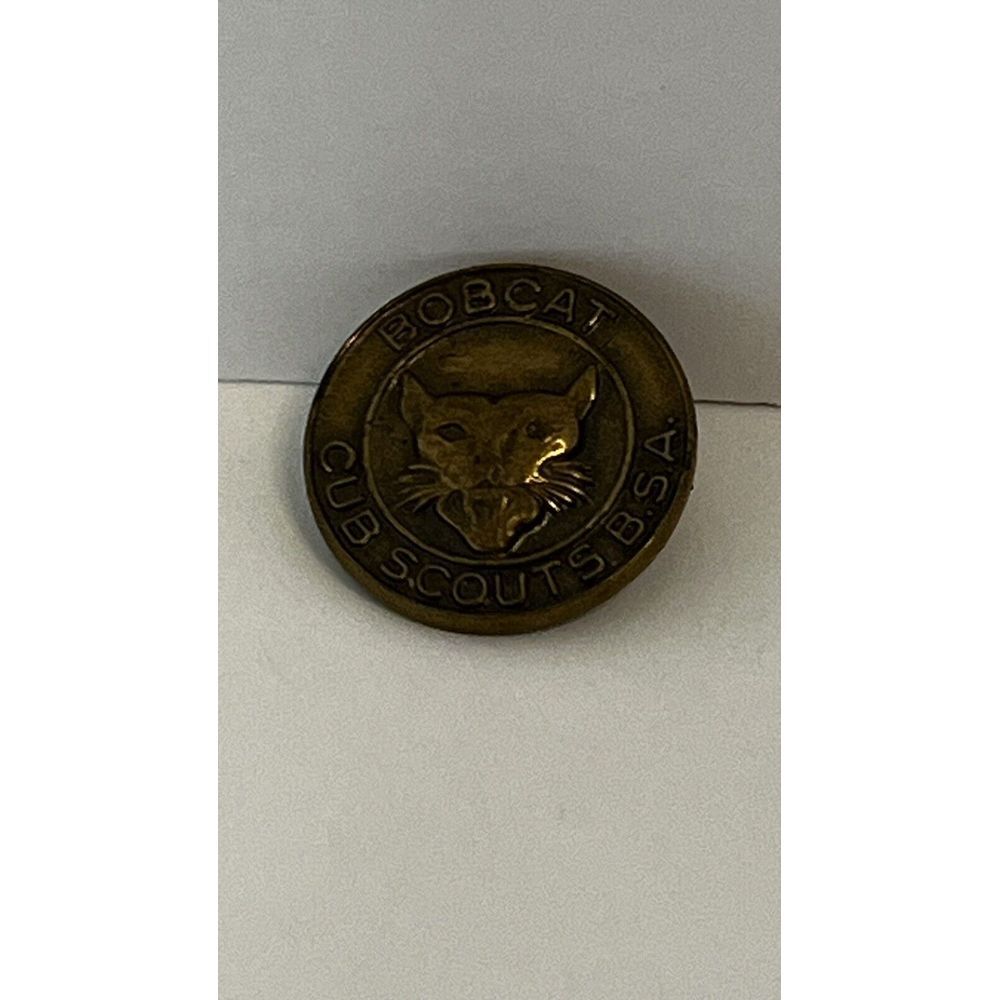 VTG Bobcat Cub scouts lapel B.S.A. brass color